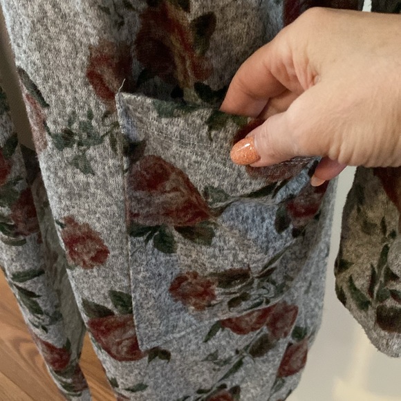 Skonhet women’s feminine floral print long cardigan sweater open front size M - Picture 6 of 14